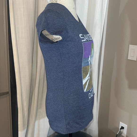 Very Important Tee District blue shirt San Diego California surf graphic Medium - Picture 3 of 8